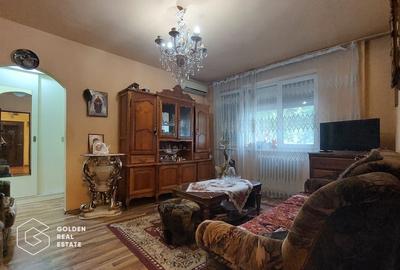 Apartament cu 3 camere semidecomandat în Central - 1