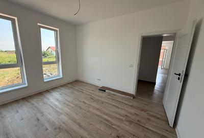 Apartament cu 2 camere decomandat în Giroc - 11