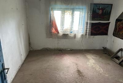 Casă cu 4 camere în Slava Rusă