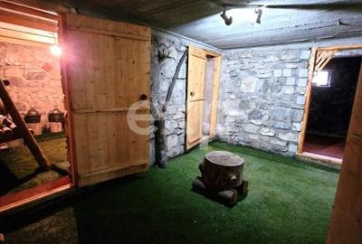 Casă cu 10 camere cu Teren 1100 Mp în Gura Șuții - 3