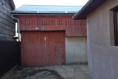 Casă cu 4 camere în Trăisteni