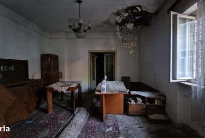 Casă cu 4 camere în Central