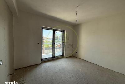 Casă cu 5 camere cu Teren 270 Mp în Malu Mare