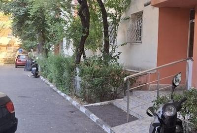 Apartament decomandat în Teiul Doamnei