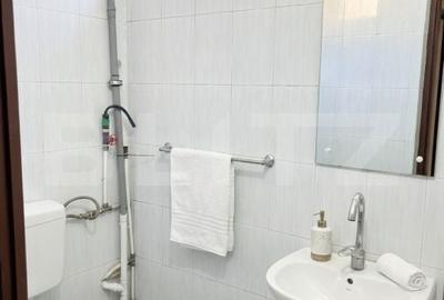 Casă cu 9 camere cu Teren 111 Mp în Brazda lui Novac