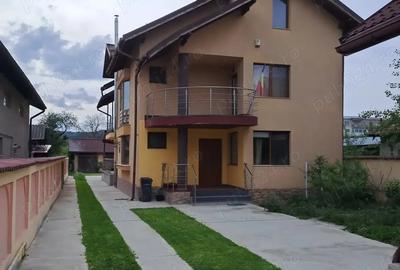 Casă cu 4 camere cu Teren 1478 Mp în Pucioasa - 3