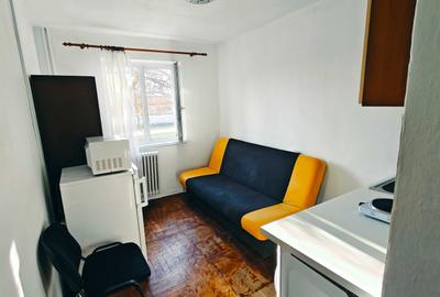 Garsonieră decomandată în UTA