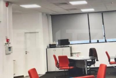 Spațiu comercial, de 450 mp, în Central - 3