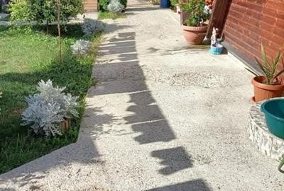 Casă cu 3 camere în Central