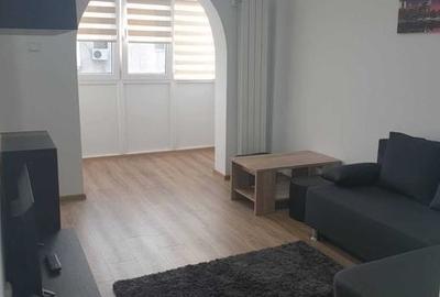 Apartament cu 2 camere în Micro 14