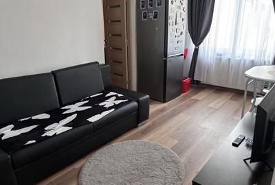 Apartament cu 3 camere semidecomandat în Central - 2