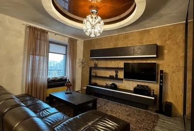 Apartament cu 2 camere semidecomandat, mobilat în Văcăresti