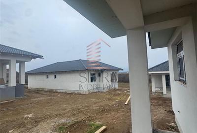 Casă cu 4 camere cu Teren 500 Mp în Paleu