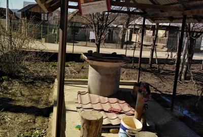 Casă cu 4 camere cu Teren 200 Mp în Central - 1