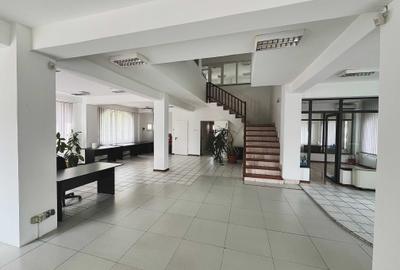 Spațiu comercial, de 540 mp, în Central - 16