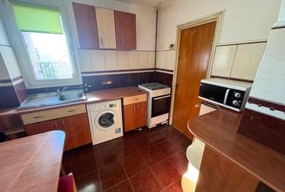 Apartament cu 2 camere decomandat în Titan