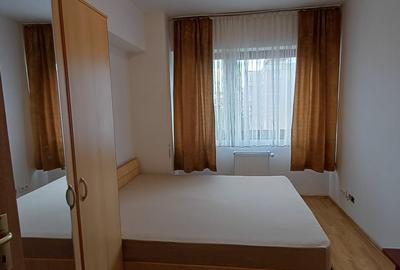 Apartament cu 3 camere semidecomandat în Mărăști