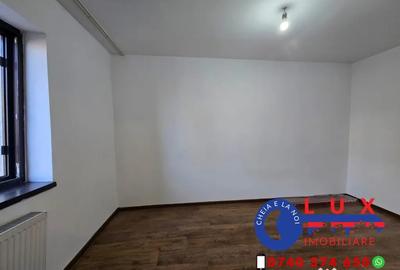 Apartament cu 3 camere semidecomandat în Neptun - 7