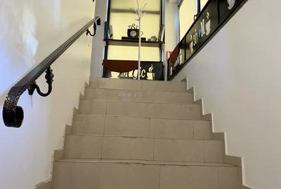Spațiu comercial, de 146 mp, în Central - 3