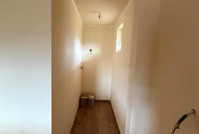 Casă cu 3 camere în Central