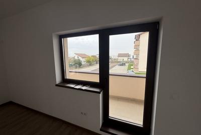 Apartament cu 7 camere decomandat în Sânpetru