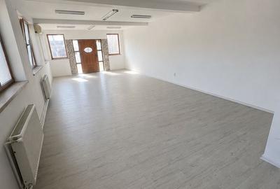 Casă cu 4 camere în Central - 4