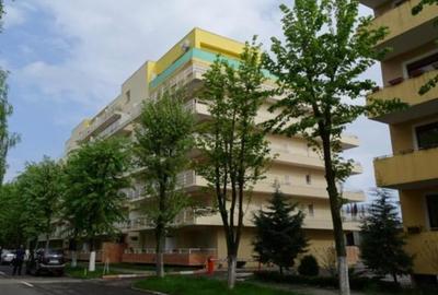 Apartament cu 2 camere semidecomandat, mobilat în Central