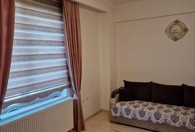 Apartament cu 3 camere decomandat în Km 5 - 14