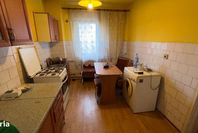 Apartament cu 2 camere decomandat în Petros