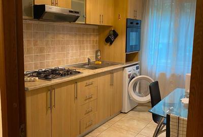 Apartament cu 3 camere decomandat în Podu Roș - 2
