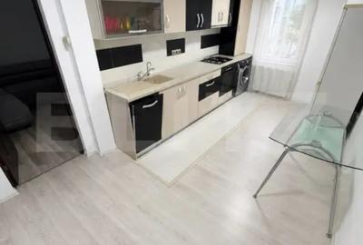 Apartament cu 3 camere decomandat în Independenței - 2