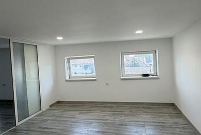 Spațiu comercial, de 156 mp, în Șanț - 7