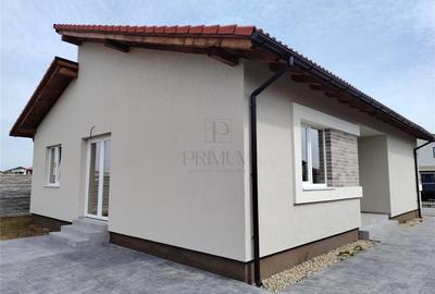 Casă individuală cu 4 camere cu Canalizare în Moșnița Nouă