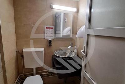 Spațiu comercial, de 50 mp, în Central