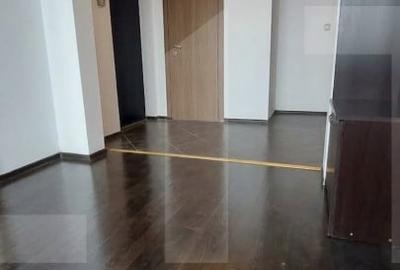 Apartament cu 3 camere decomandat, mobilat în Simeria