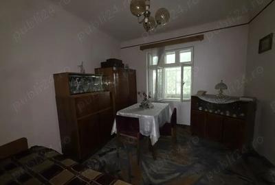 Casă cu 3 camere cu Teren 348 Mp în Central - 1