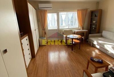 Garsonieră decomandată în Central - 1