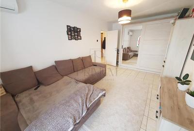 Apartament cu 3 camere decomandat, mobilat în Lipovei