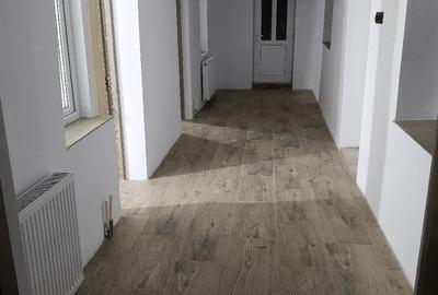 Casă cu 3 camere cu Teren 1200 Mp în Corbu