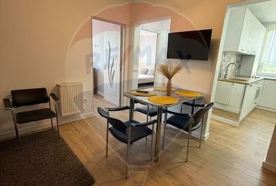 Apartament cu 3 camere decomandat, mobilat în Central