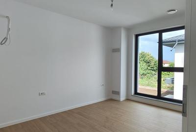 Casă cu 5 camere cu Teren 480 Mp în Mogoșoaia