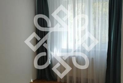 Apartament cu 3 camere semidecomandat în Rogerius