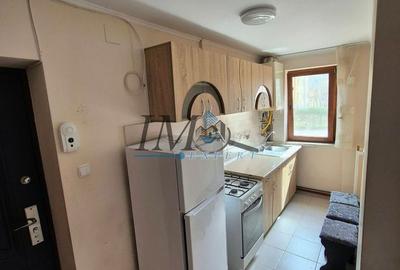 Apartament cu 2 camere decomandat, mobilat în Central