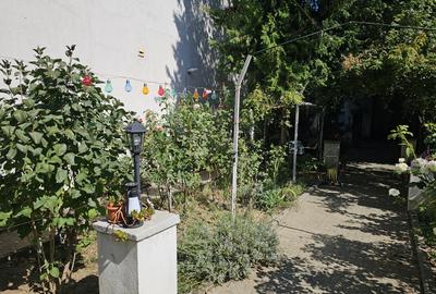 Casă cu 10 camere cu Canalizare în Tei - 2