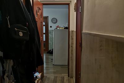 Apartament cu 3 camere decomandat în Tractorul - 10