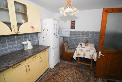 Casă individuală cu 8 camere cu Canalizare în Central - 12