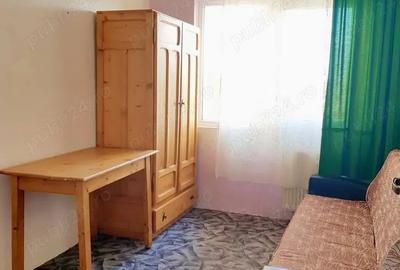 Apartament cu 4 camere decomandat în Aurel Vlaicu