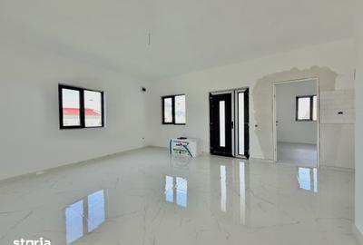 Casă cu 5 camere cu Teren 425 Mp în Lumina