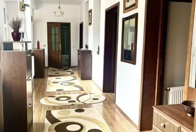 Casă cu 5 camere cu Teren 300 Mp în Călărași - 1