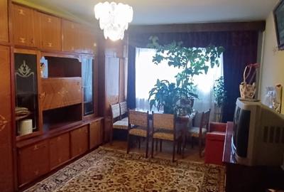Apartament cu 2 camere decomandat în Între Lacuri